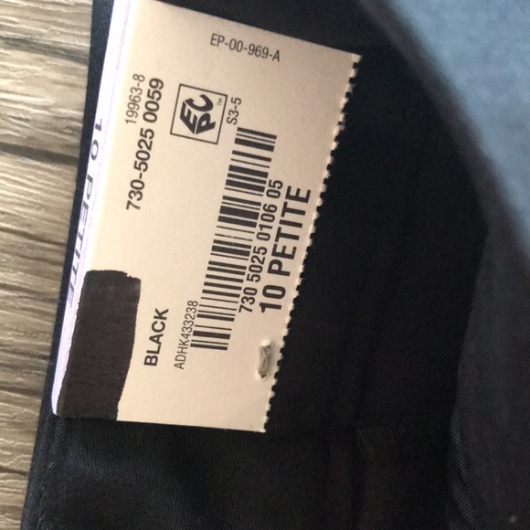 Black mid length (modern fit), Worthington shorts. Size 10 petite. - Picture 4 of 4